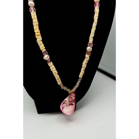 Natural shell pink beaded necklace shell pendant 20" beachy nautical - Picture 1 of 4